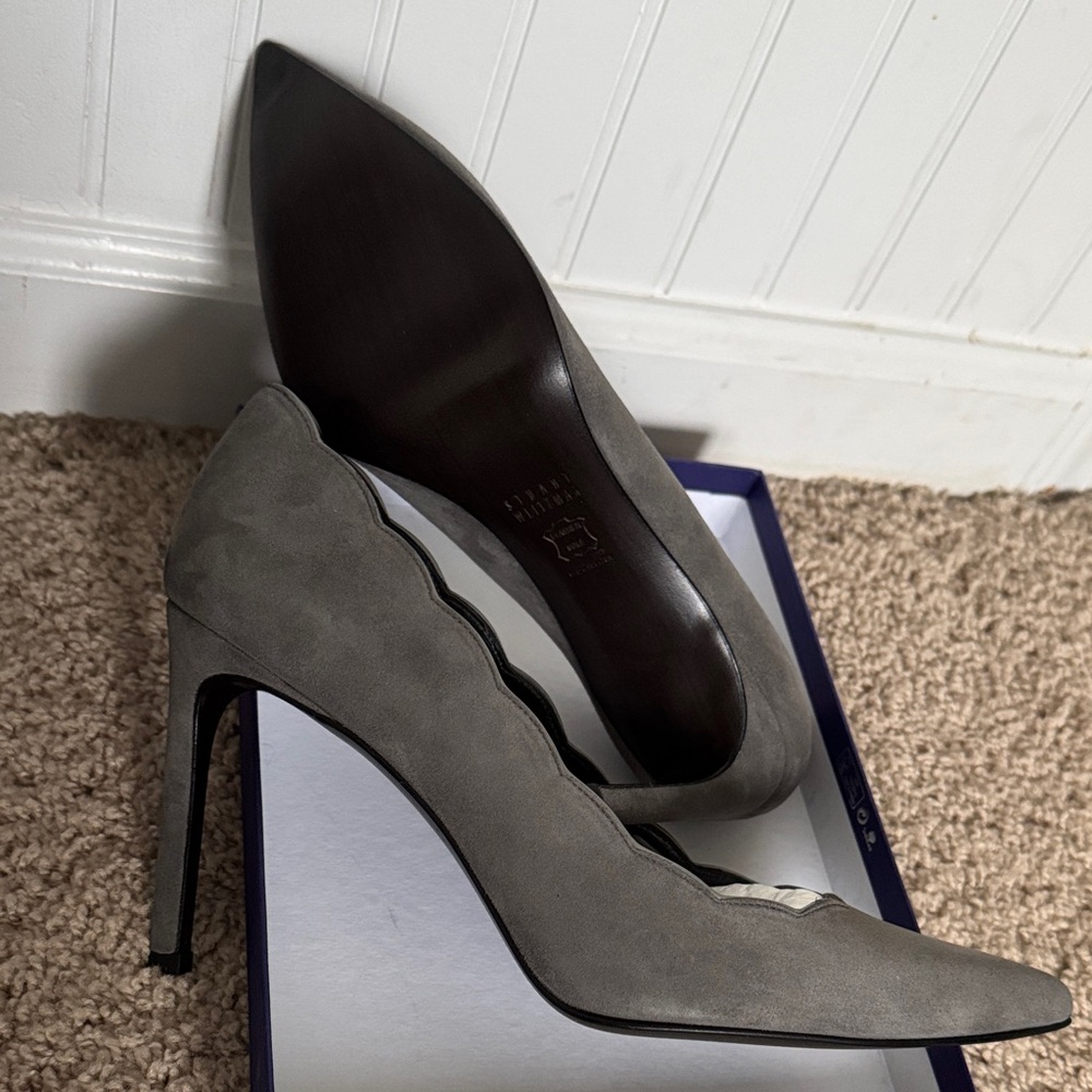 SW - Scallopfine Heels - FOG SUEDE - Sz10 - Retail: $495